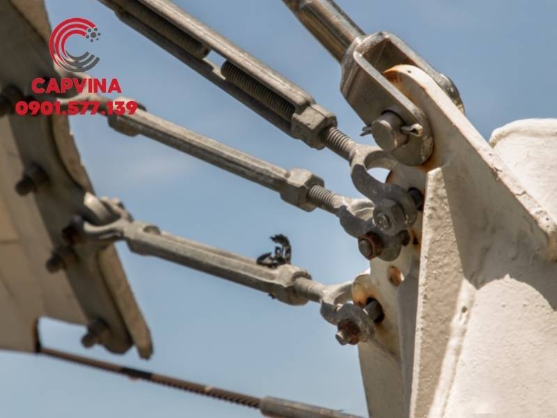 Marine rigging and lashing