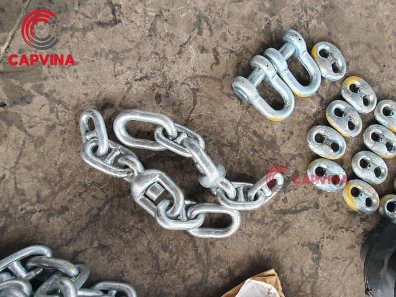 characteristics of swivel shackle