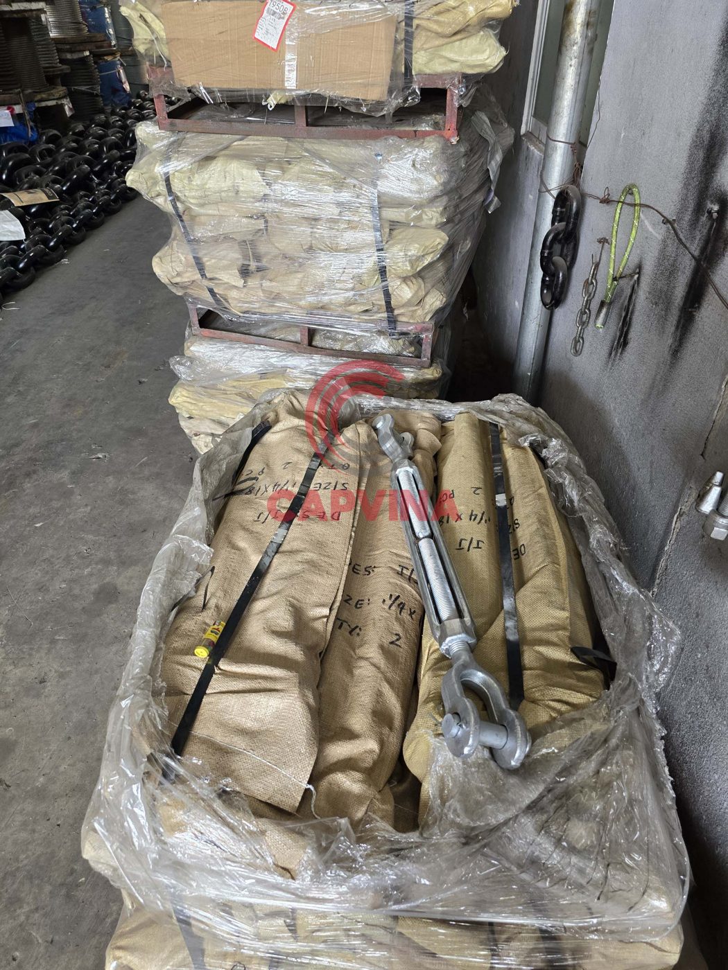 Packed in woven bags on steel pallets, marked by size
